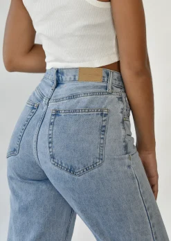 Jeans^Outfitbook Jean droit avec bouton asymétrique