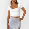 Jupes^Outfitbook Jupe courte fleurie avec fente et boutons LILAS