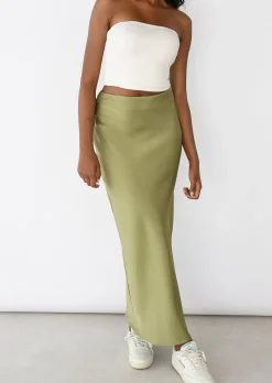 Jupes^Outfitbook Jupe en satin mi longue VERT