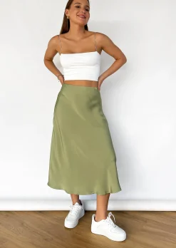 Jupes^Outfitbook Jupe mi longue en satin VERT