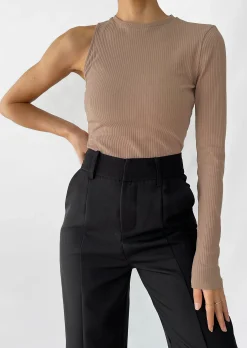 Hauts^Outfitbook Top asymétrique à manche longue taupe